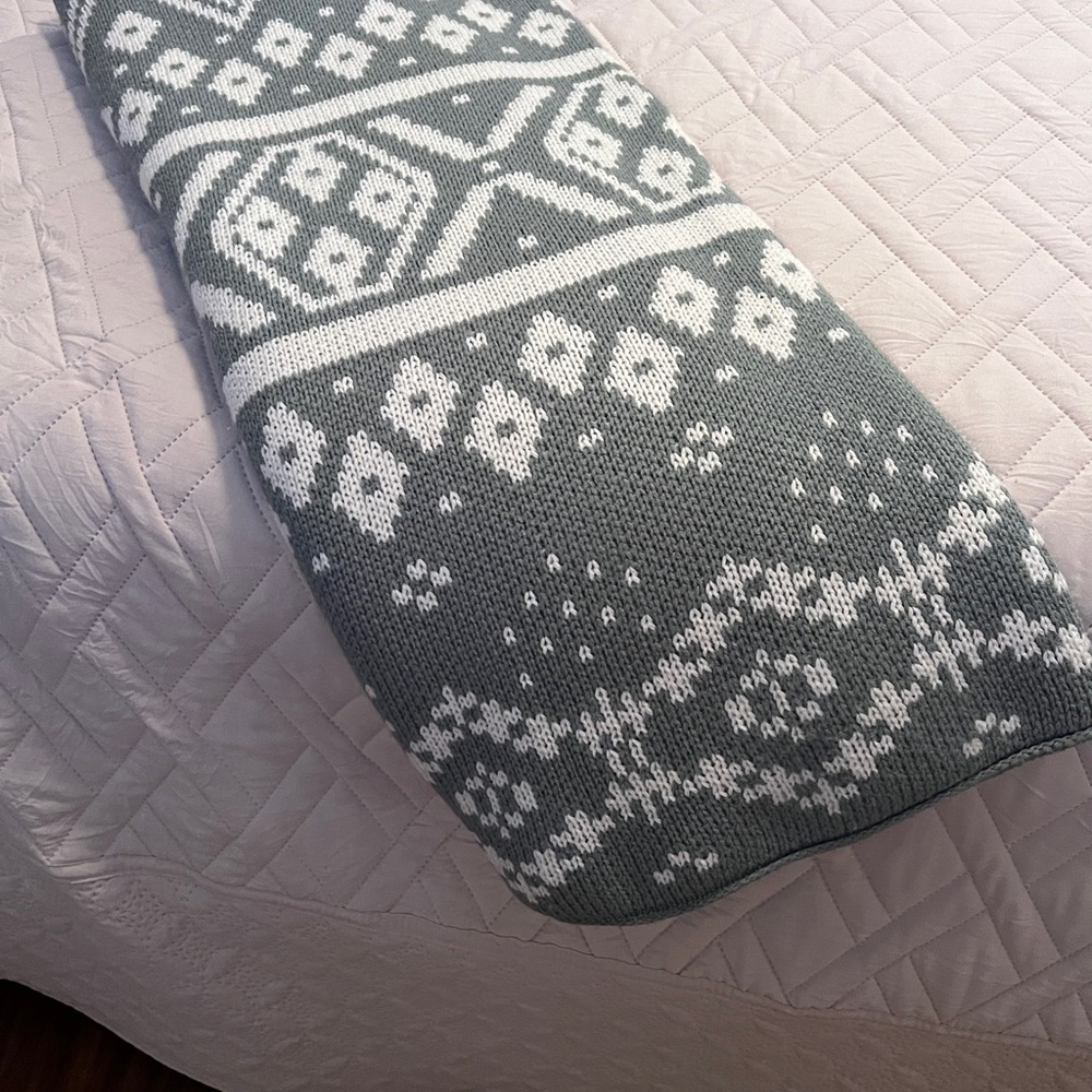 Crate & Barrel | cream grey charcoal throw blanket 70x50
